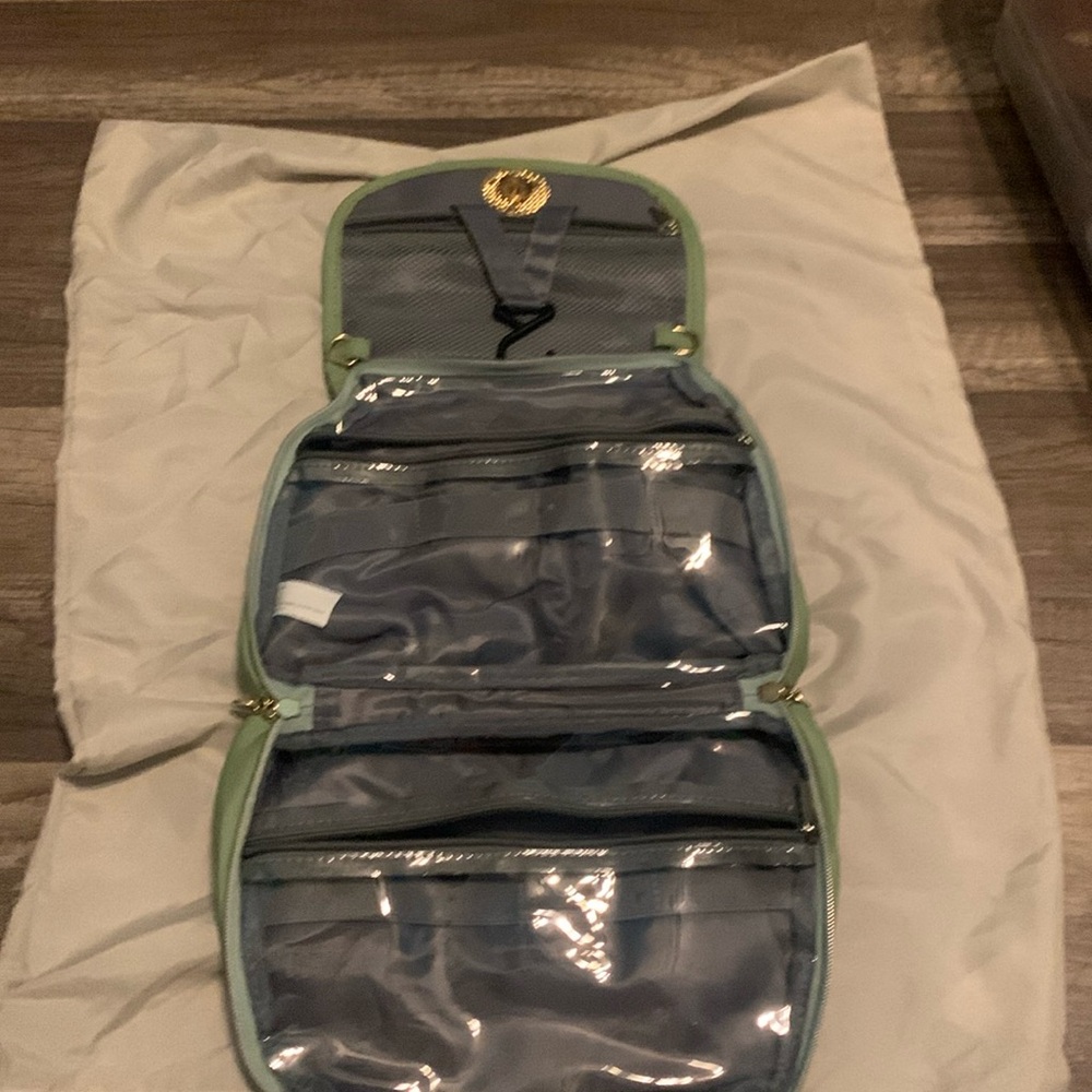 Chandeli Green Toiletries Bag